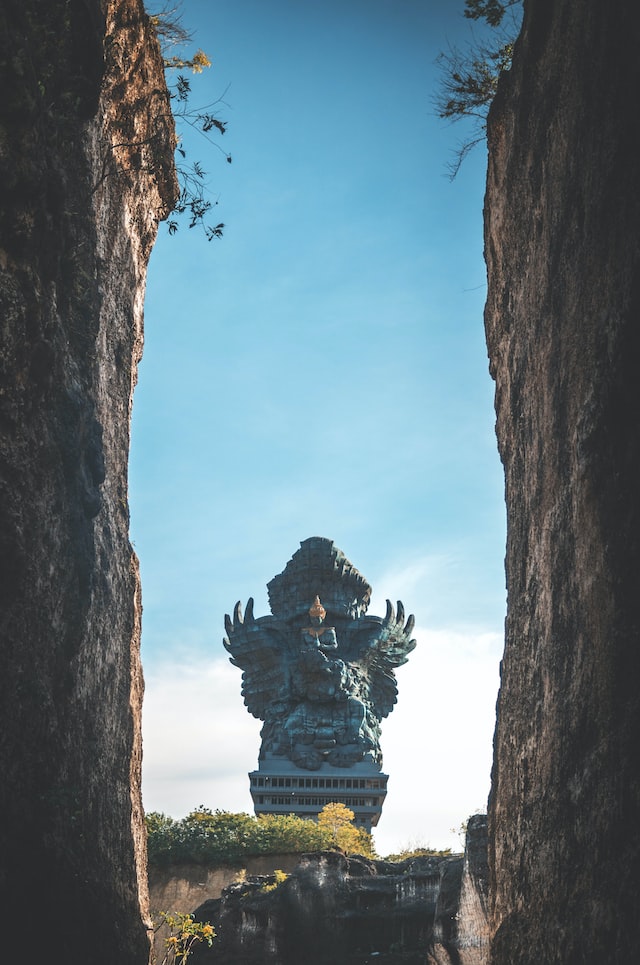 temple between mountains bali