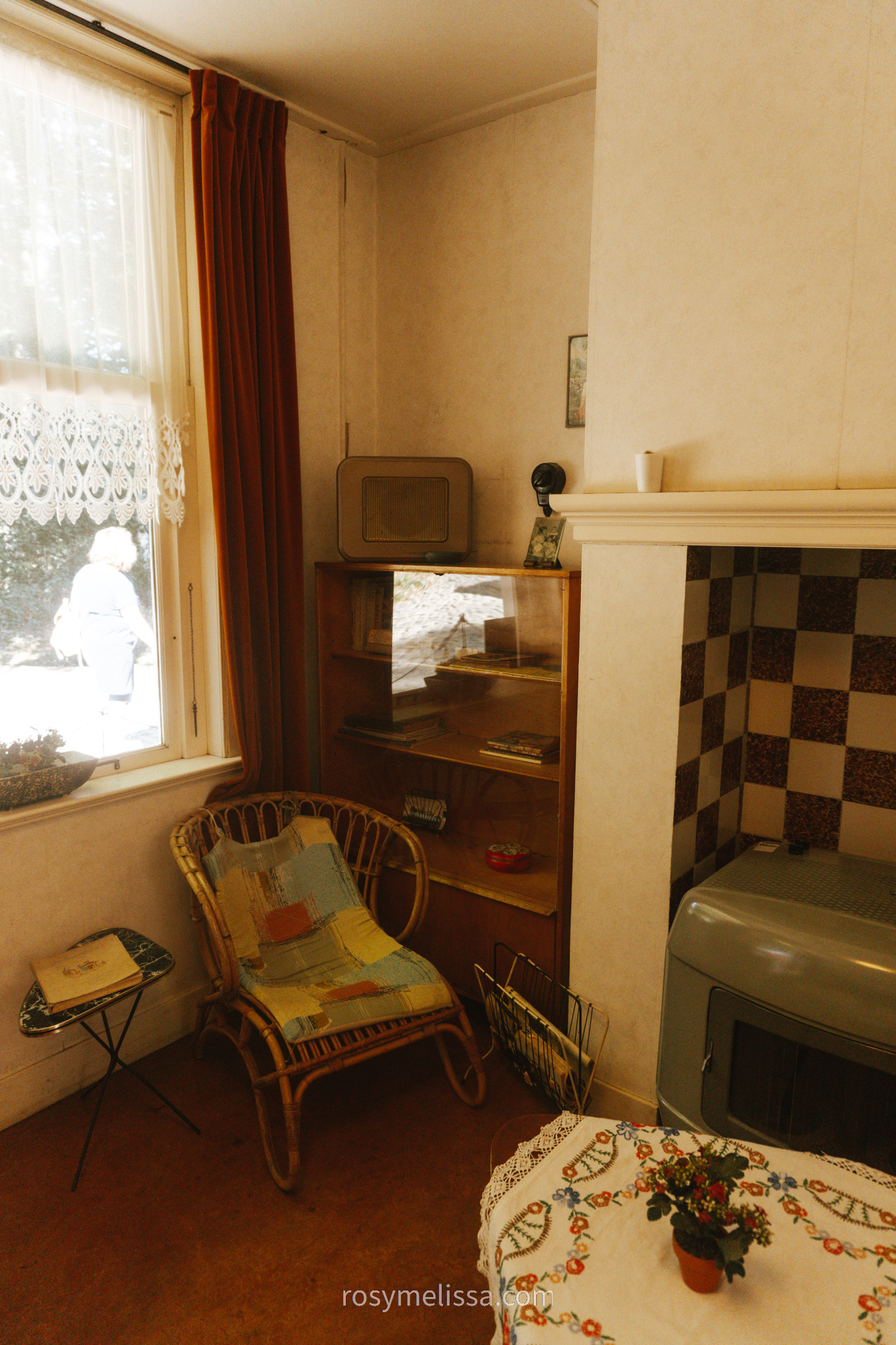 living room in a very old house in the netherlands, a building in openluchtmuseum