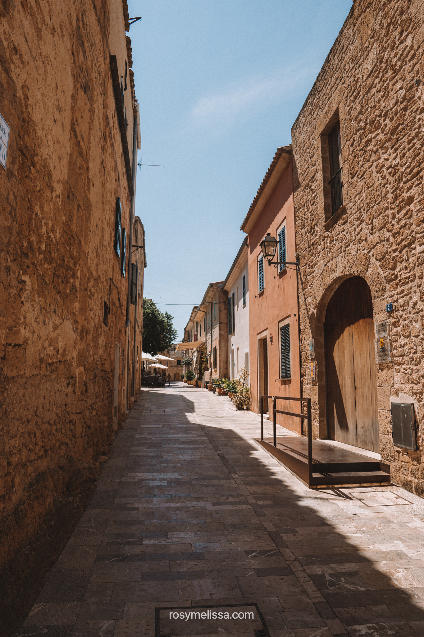 city wall in alcudia